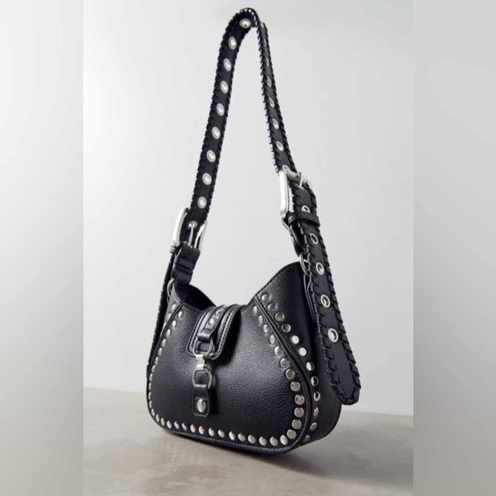 urban outfitters devon shoulder bag
